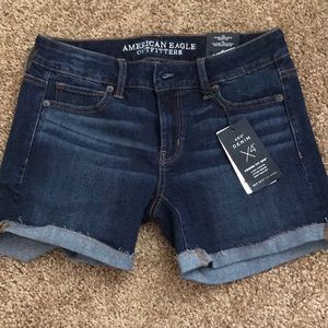 American Eagle Midi size 4 shorts! New with tags!!